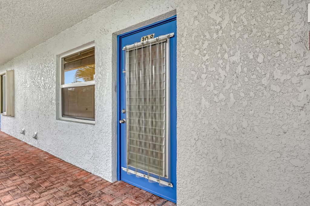 Photo of 14747 Cumberland Drive #3080, Delray Beach, FL 33446 (MLS # B26000342)