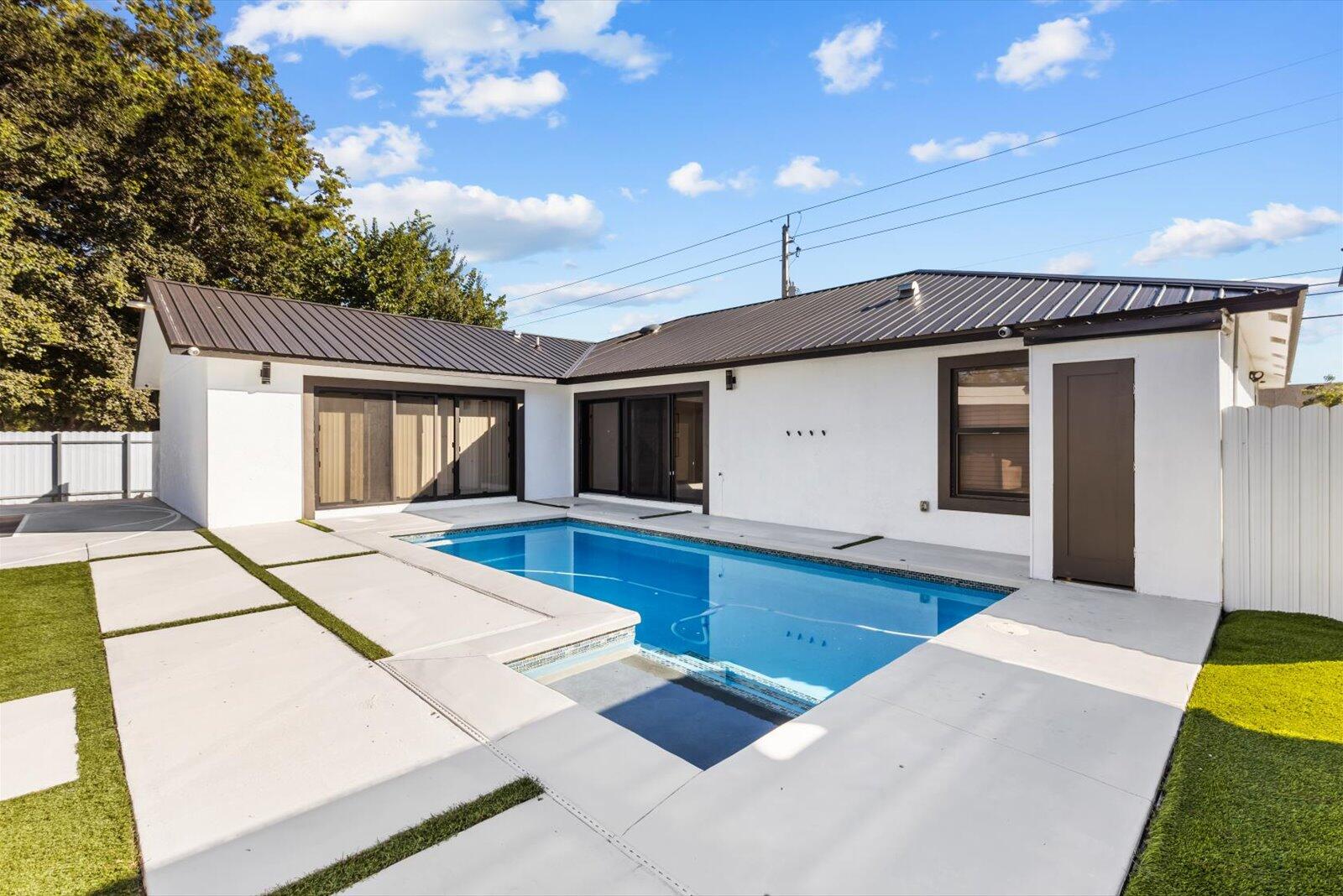 PORT SAINT LUCIE - Residential