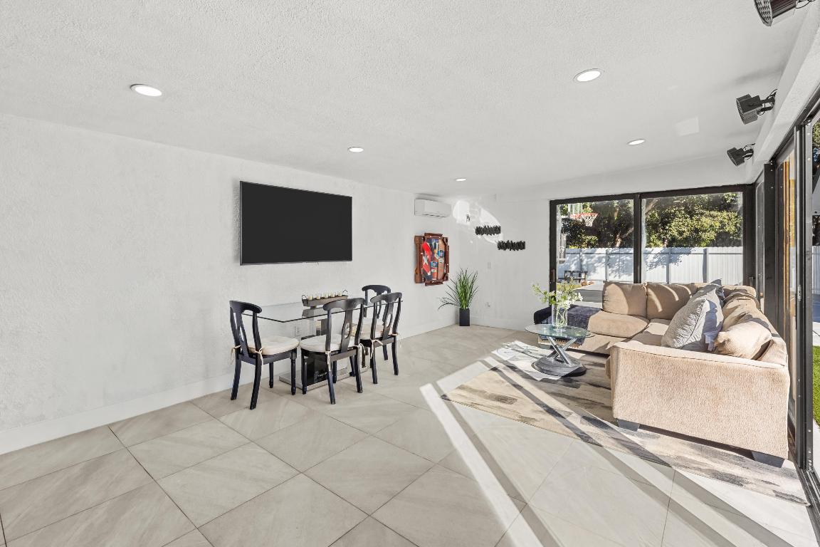 PORT SAINT LUCIE - Residential