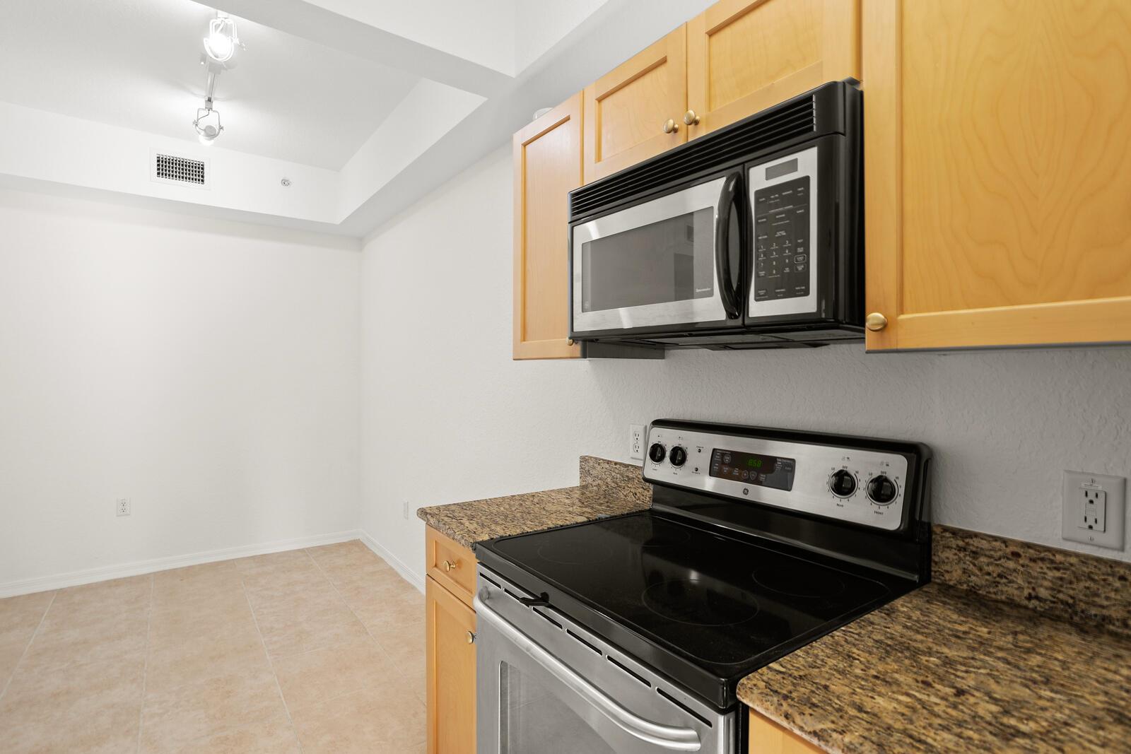 RESIDENCES AT LEGACY PLAC - Residential Lease