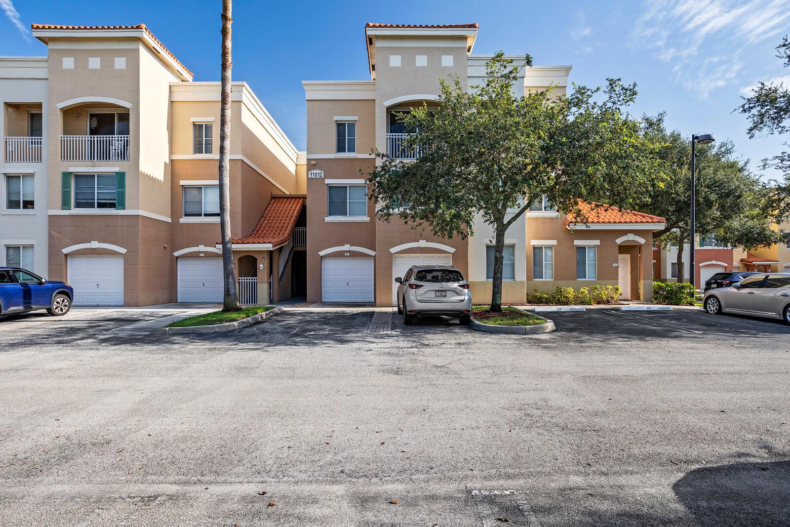 RESIDENCES AT LEGACY PLAC - Residential Lease