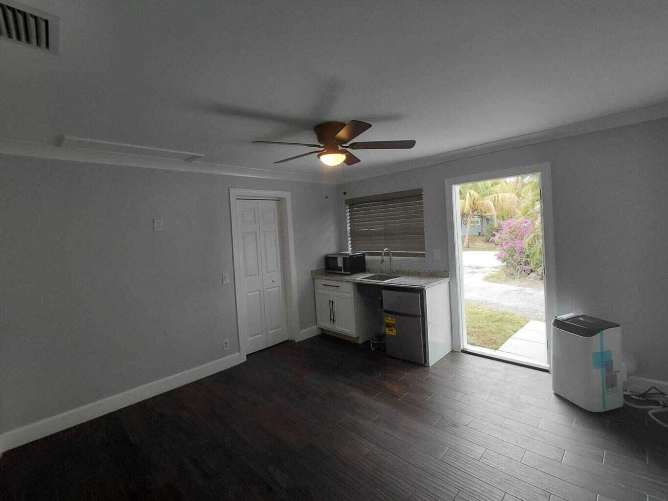 LAKE BELVEDERE ESTATES - Residential Lease