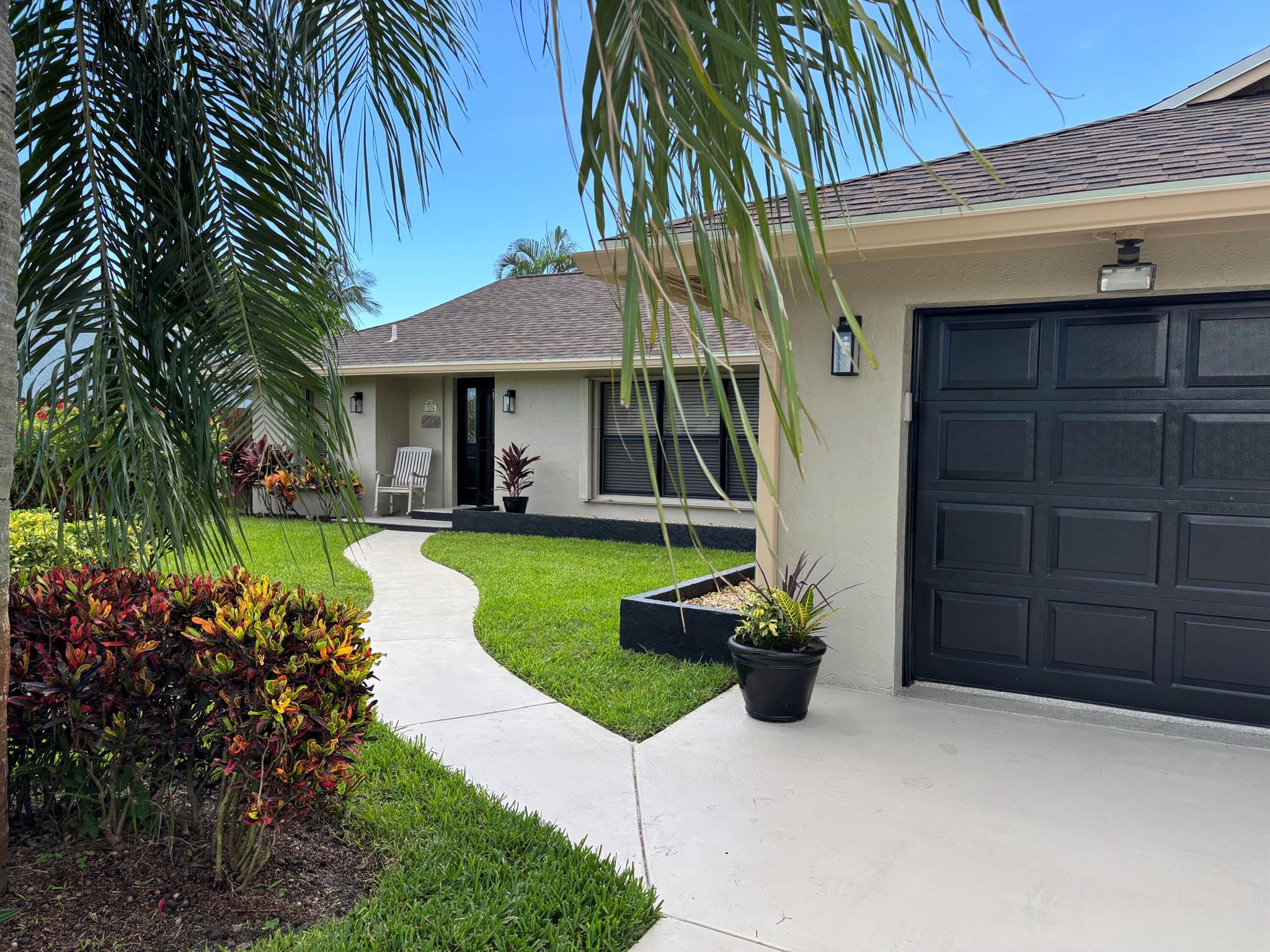 326 NE Surfside Avenue, Port St Lucie, FL, 34983/$619,000 4 326 NE Surfside Avenue