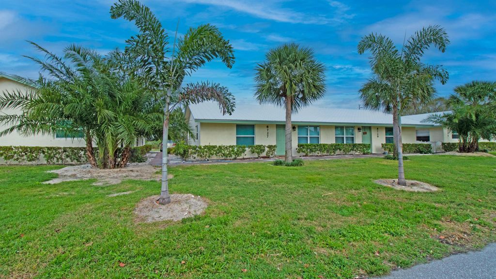 Photo of 8727 SE Hobe Ridge Avenue, Hobe Sound, FL 33455 (MLS # R11067966)