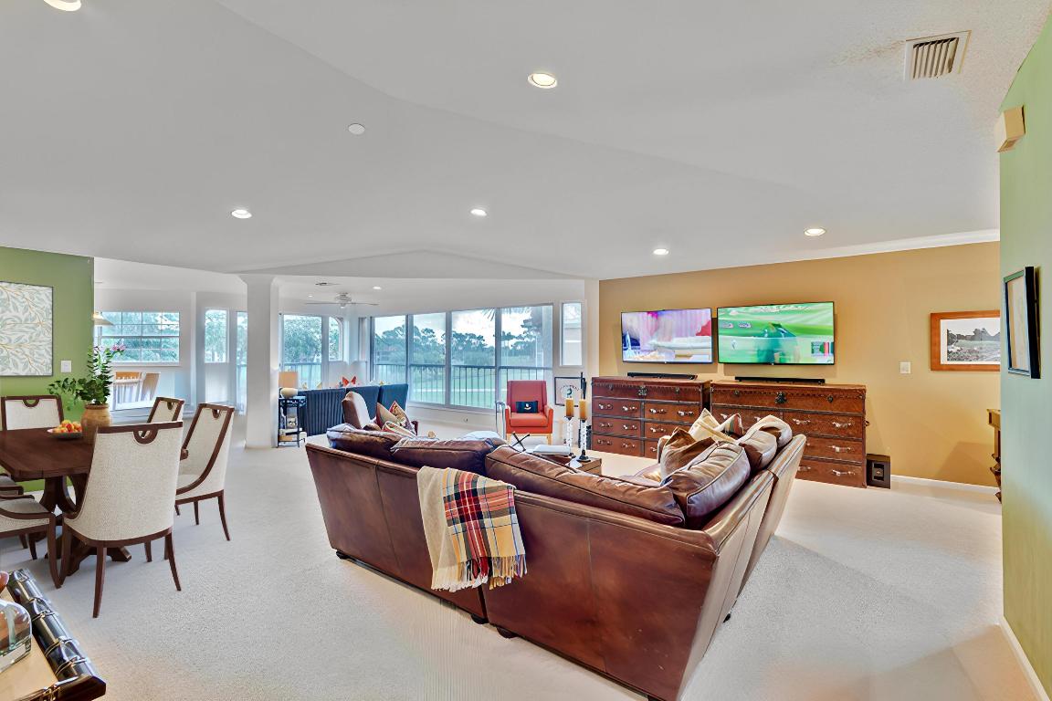 LEGENDS CONDO - Residential