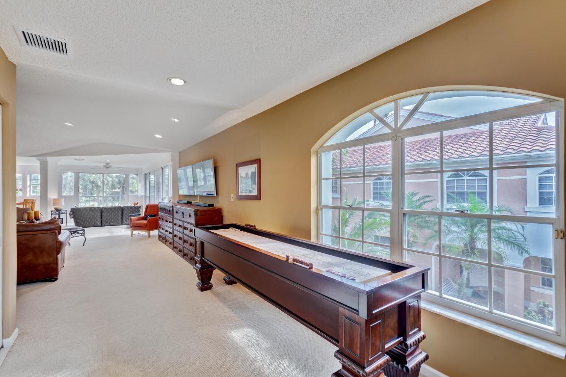 LEGENDS CONDO - Residential