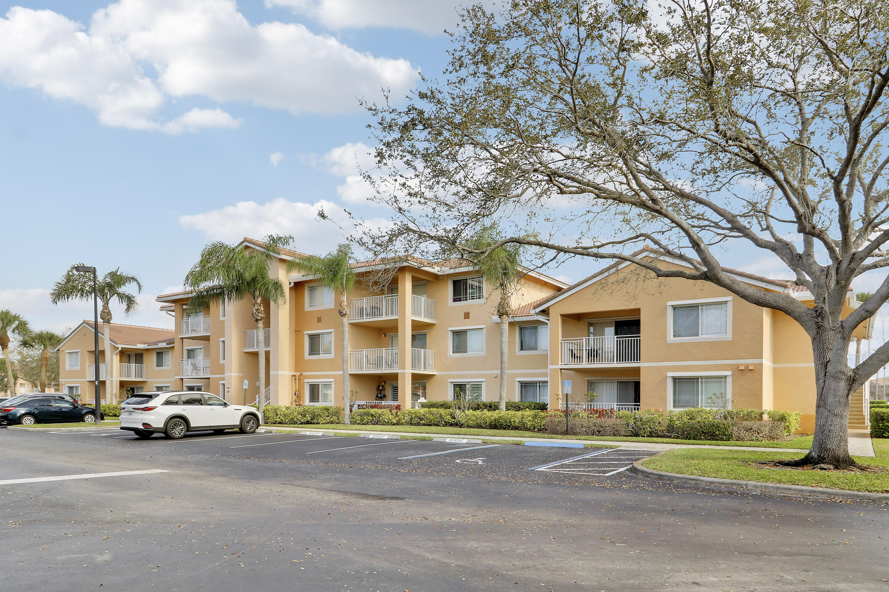 THE CLUB AT ST LUCIE WEST, A CONDOMINIUM - Residential
