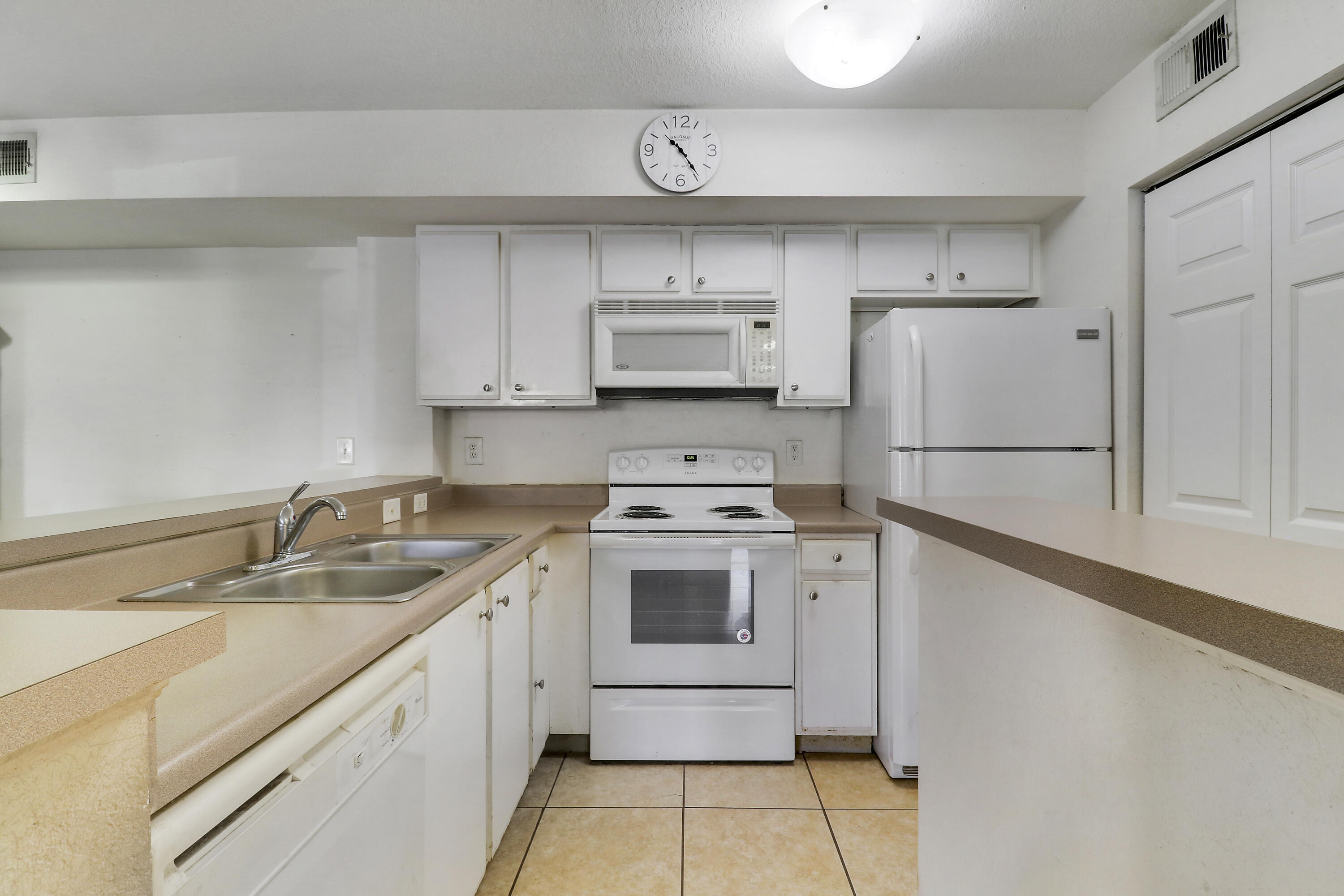 THE CLUB AT ST LUCIE WEST, A CONDOMINIUM - Residential