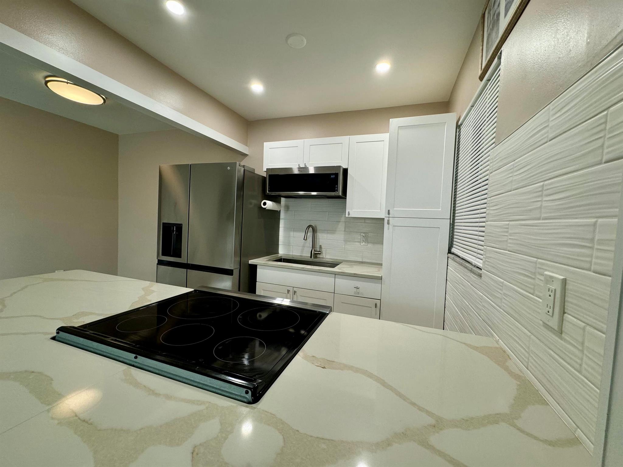 30 S J Street 16