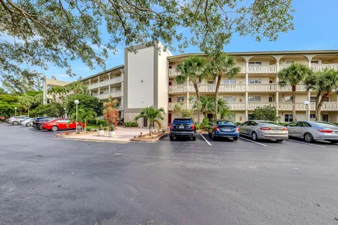 1801 Eleuthera Pt Unit E1, Coconut Creek, FL MLS: F10502712
