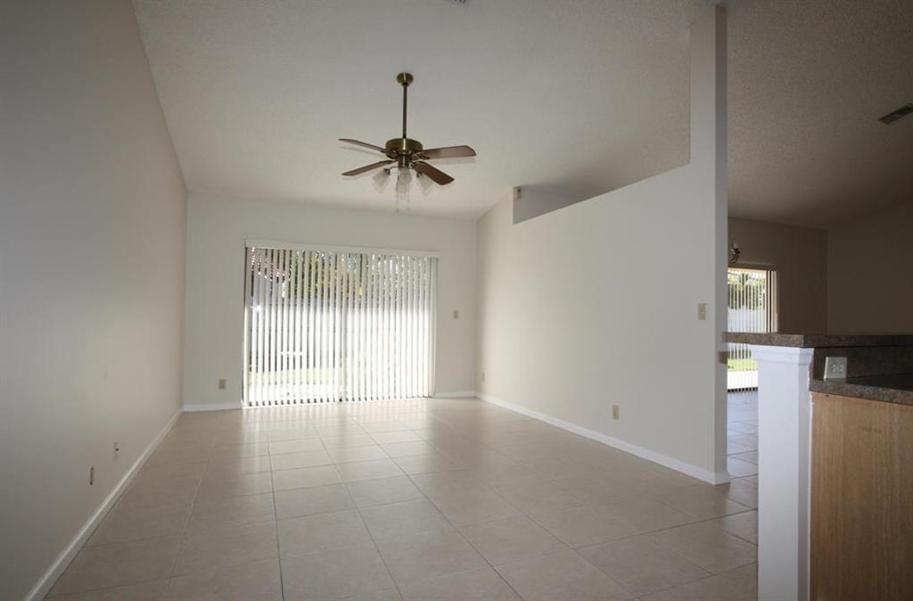 HIDDEN VALLEY SEC 3 - Residential Lease