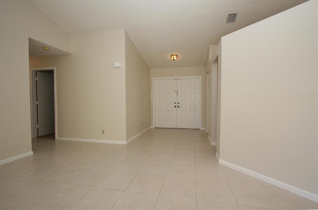 HIDDEN VALLEY SEC 3 - Residential Lease