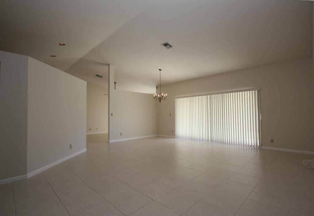 HIDDEN VALLEY SEC 3 - Residential Lease