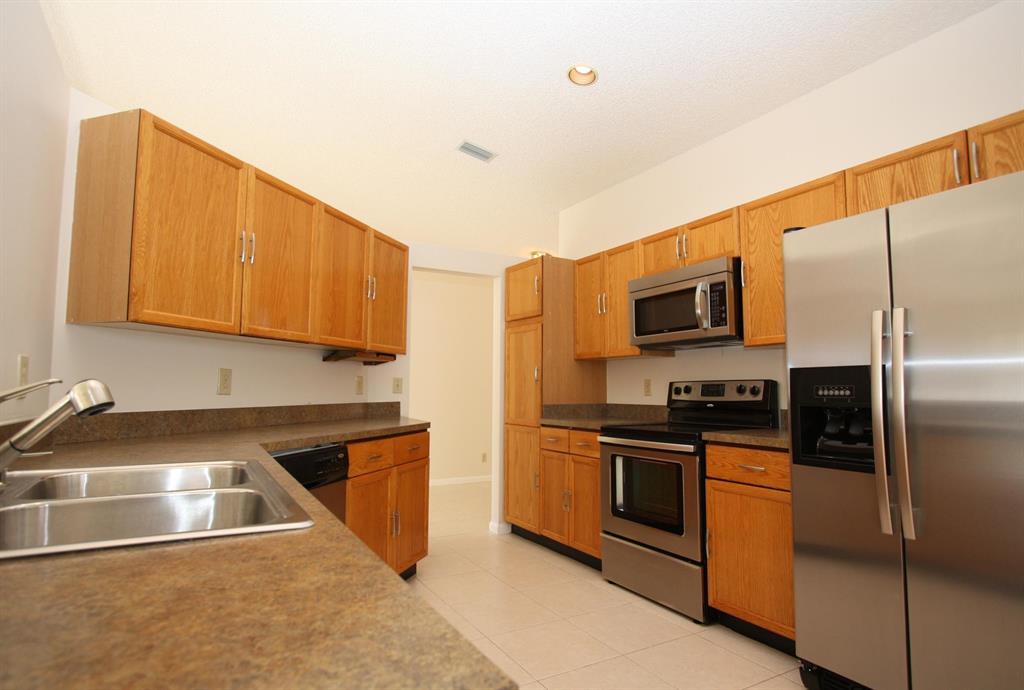 HIDDEN VALLEY SEC 3 - Residential Lease