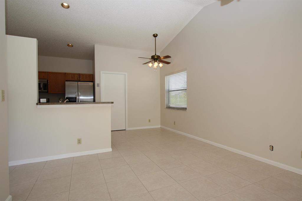 HIDDEN VALLEY SEC 3 - Residential Lease