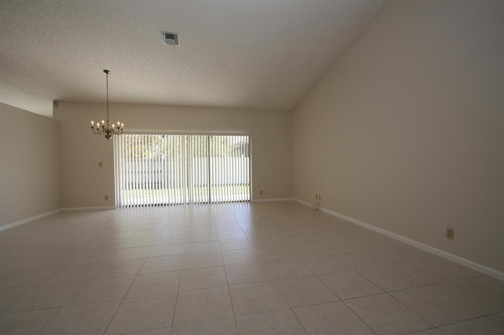 HIDDEN VALLEY SEC 3 - Residential Lease