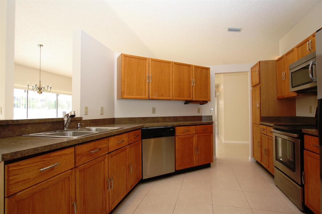 HIDDEN VALLEY SEC 3 - Residential Lease