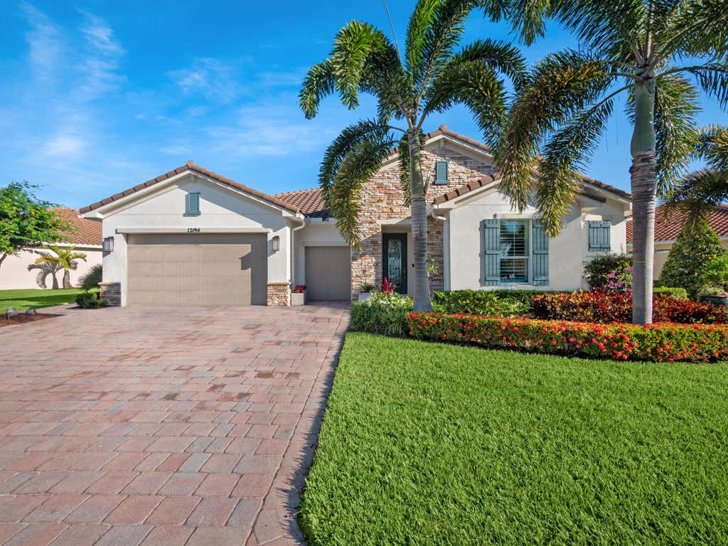 Photo of 12194 SW Bayberry Avenue, Port Saint Lucie, FL 34987 (MLS # R10966297)