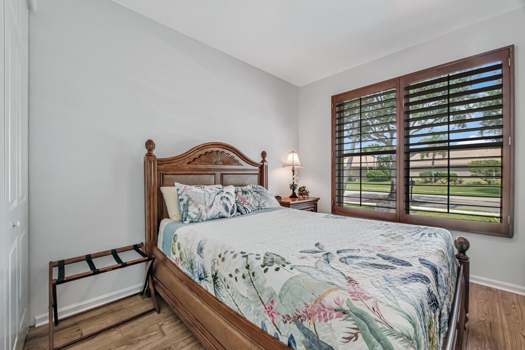 VALENCIA SHORES - Residential