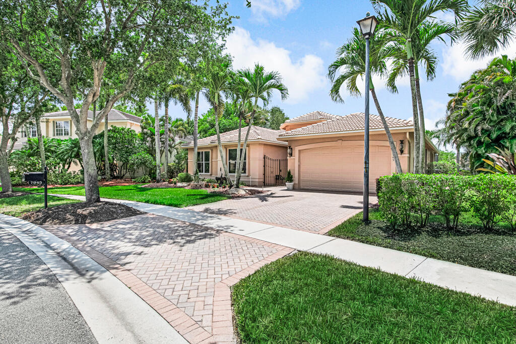 VALENCIA SHORES - Residential