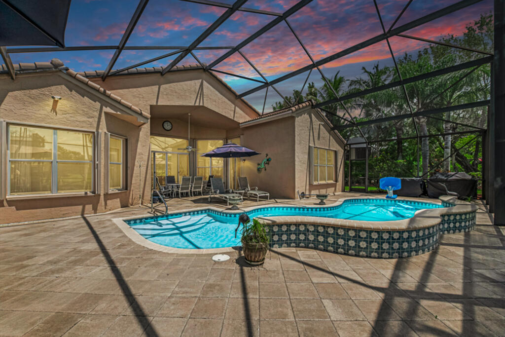 VALENCIA SHORES - Residential