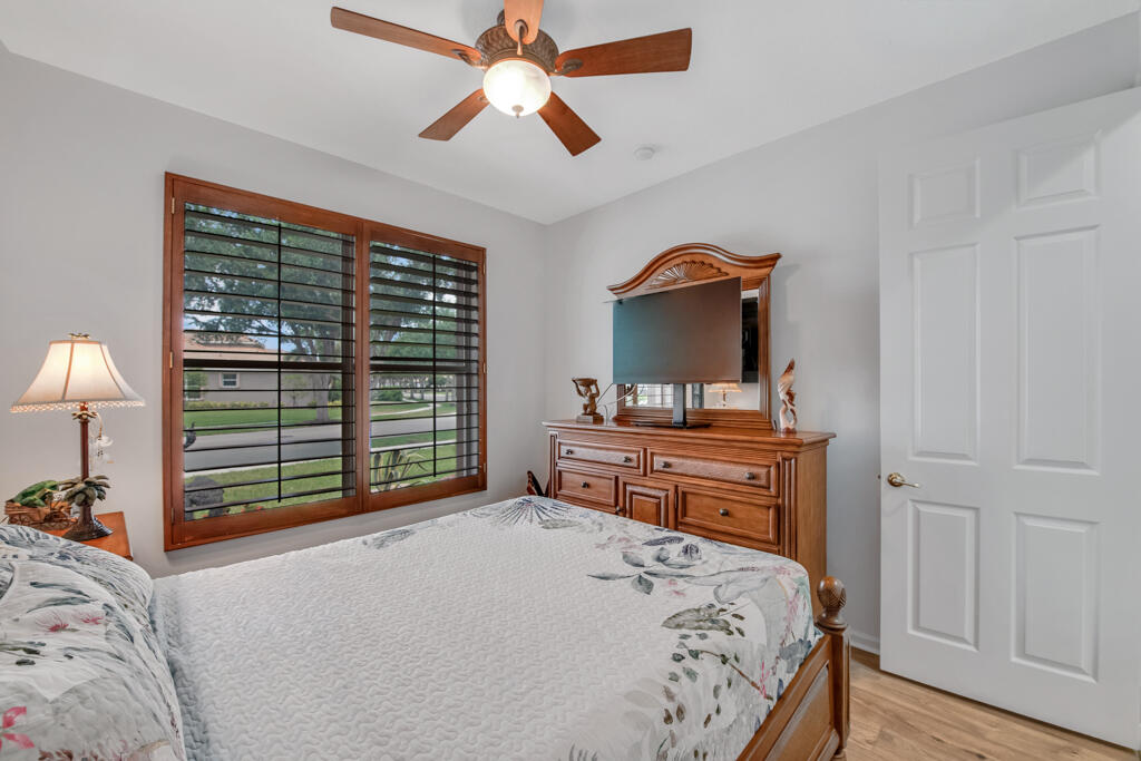 VALENCIA SHORES - Residential
