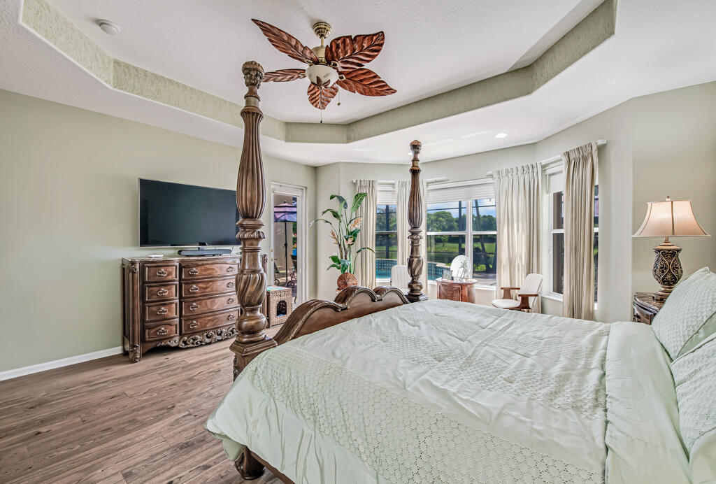 VALENCIA SHORES - Residential