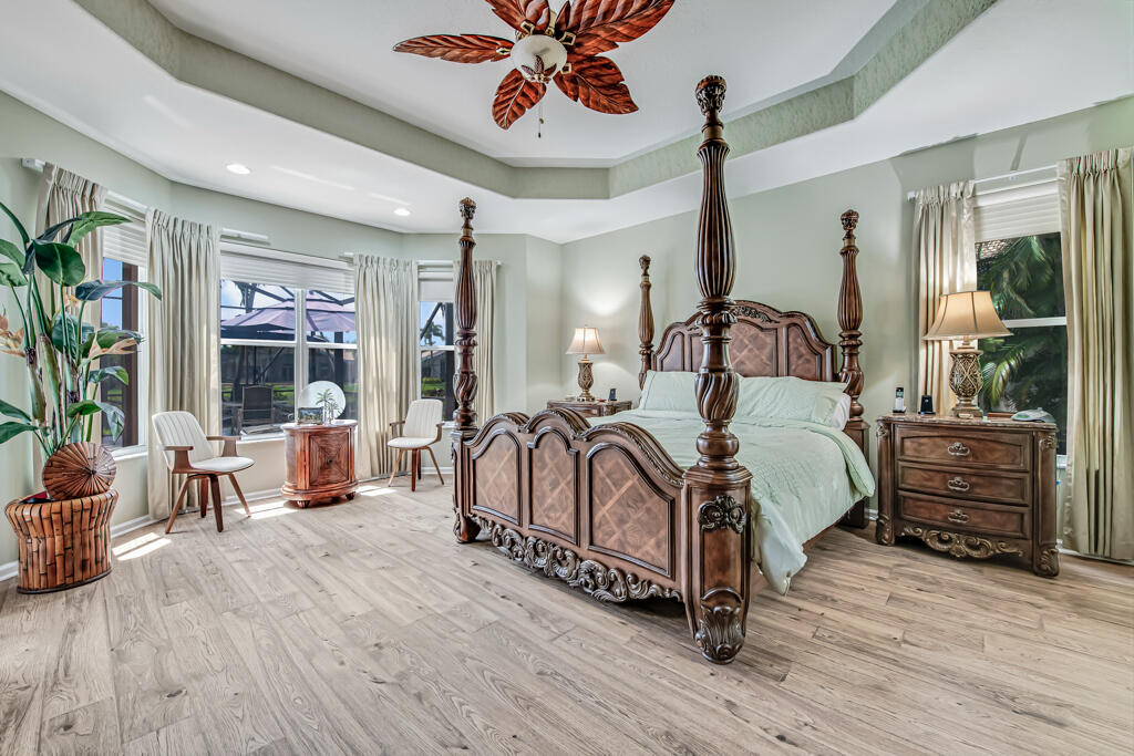VALENCIA SHORES - Residential