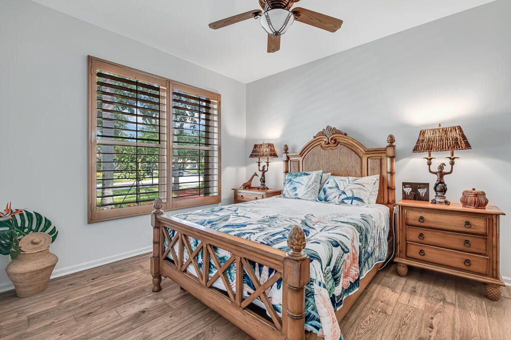 VALENCIA SHORES - Residential
