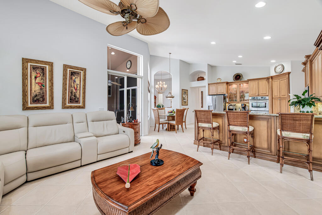 VALENCIA SHORES - Residential
