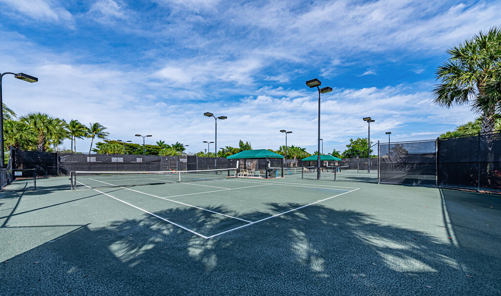 VALENCIA SHORES - Residential