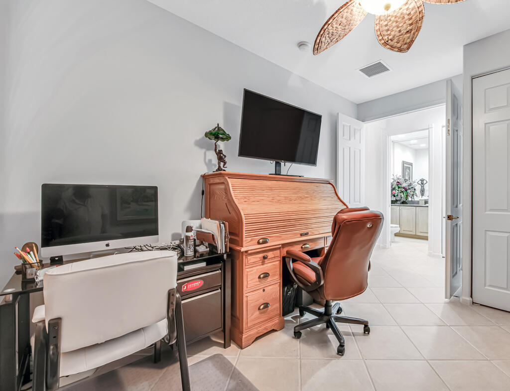 VALENCIA SHORES - Residential