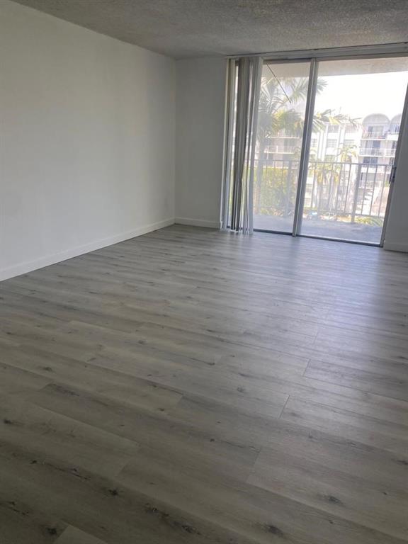 Montecarlo Condo - Residential