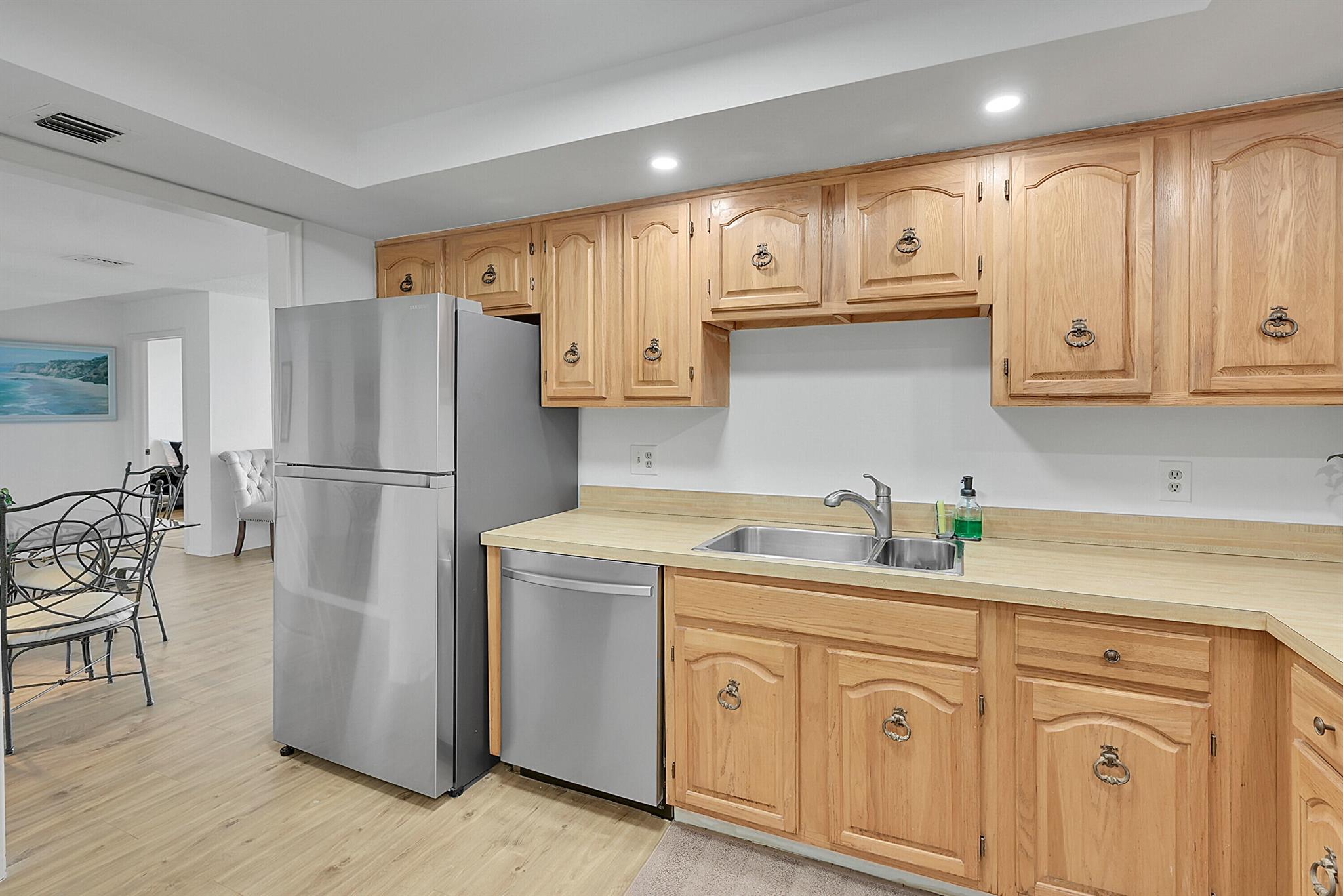 LAKEWOOD MIDRISE CONDO - Residential Lease