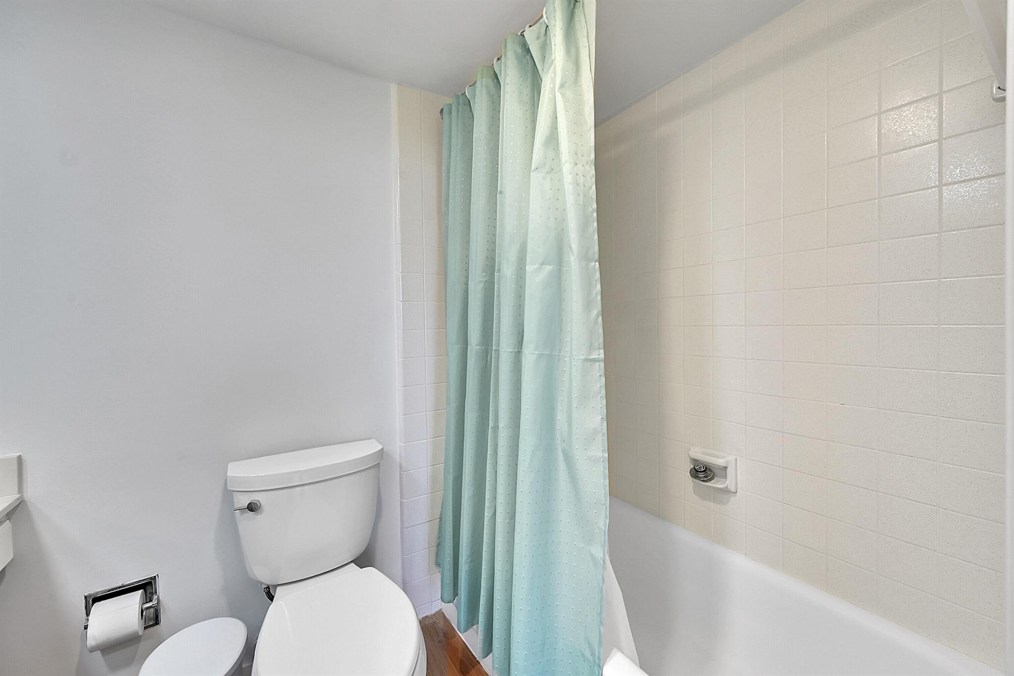 LAKEWOOD MIDRISE CONDO - Residential Lease