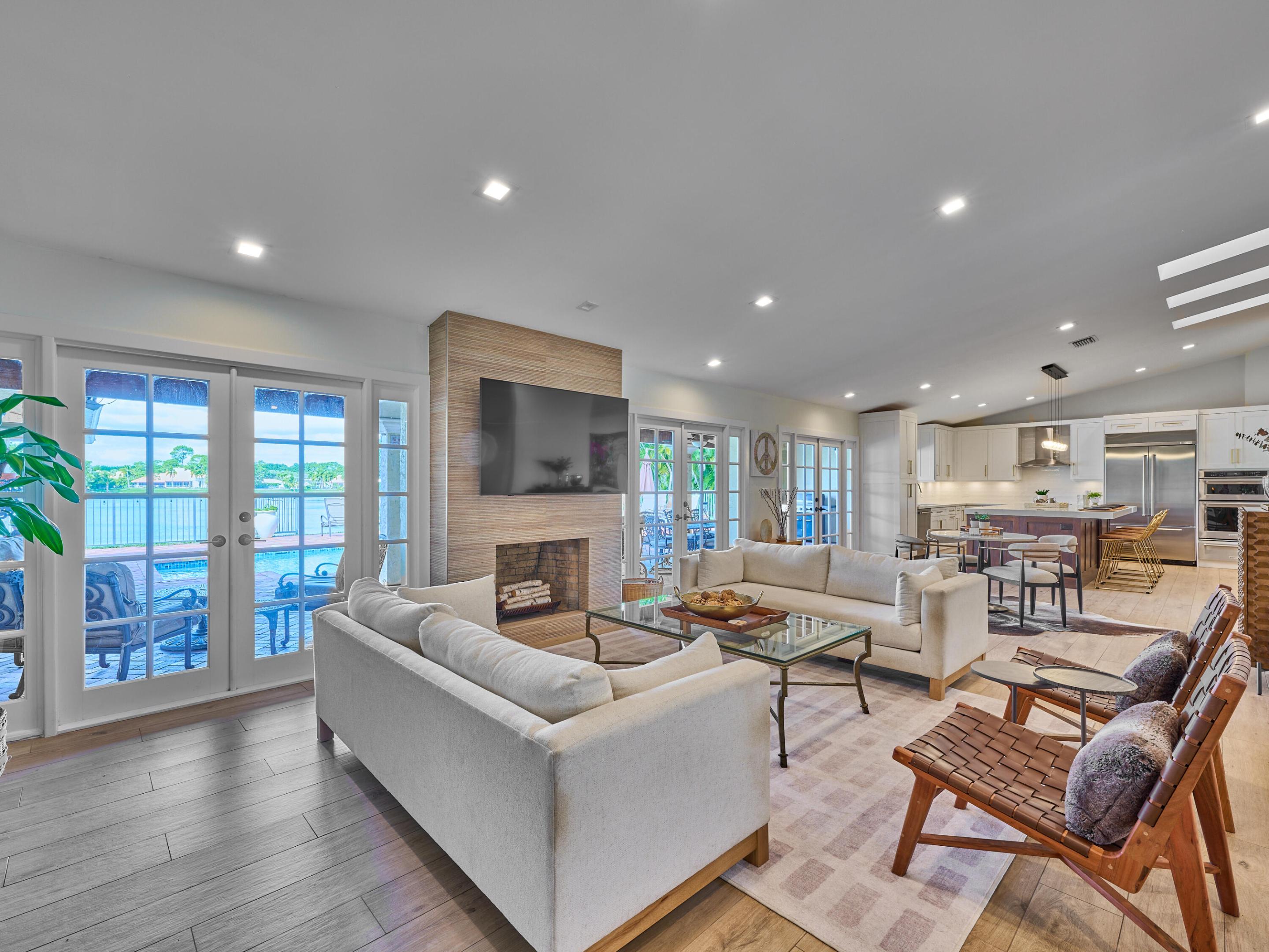 ESTANCIA IV OF VIA VERDE - Residential