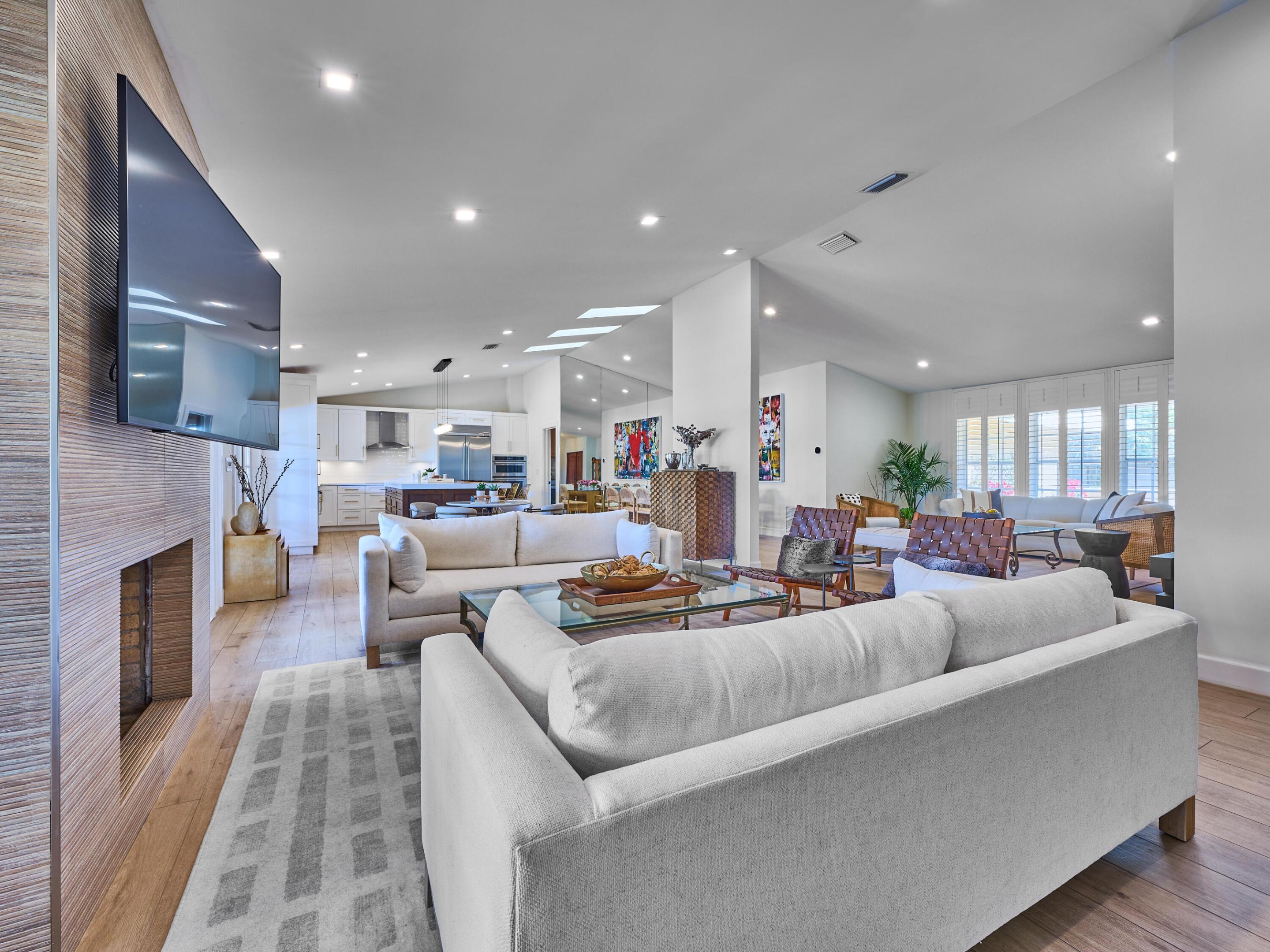 ESTANCIA IV OF VIA VERDE - Residential