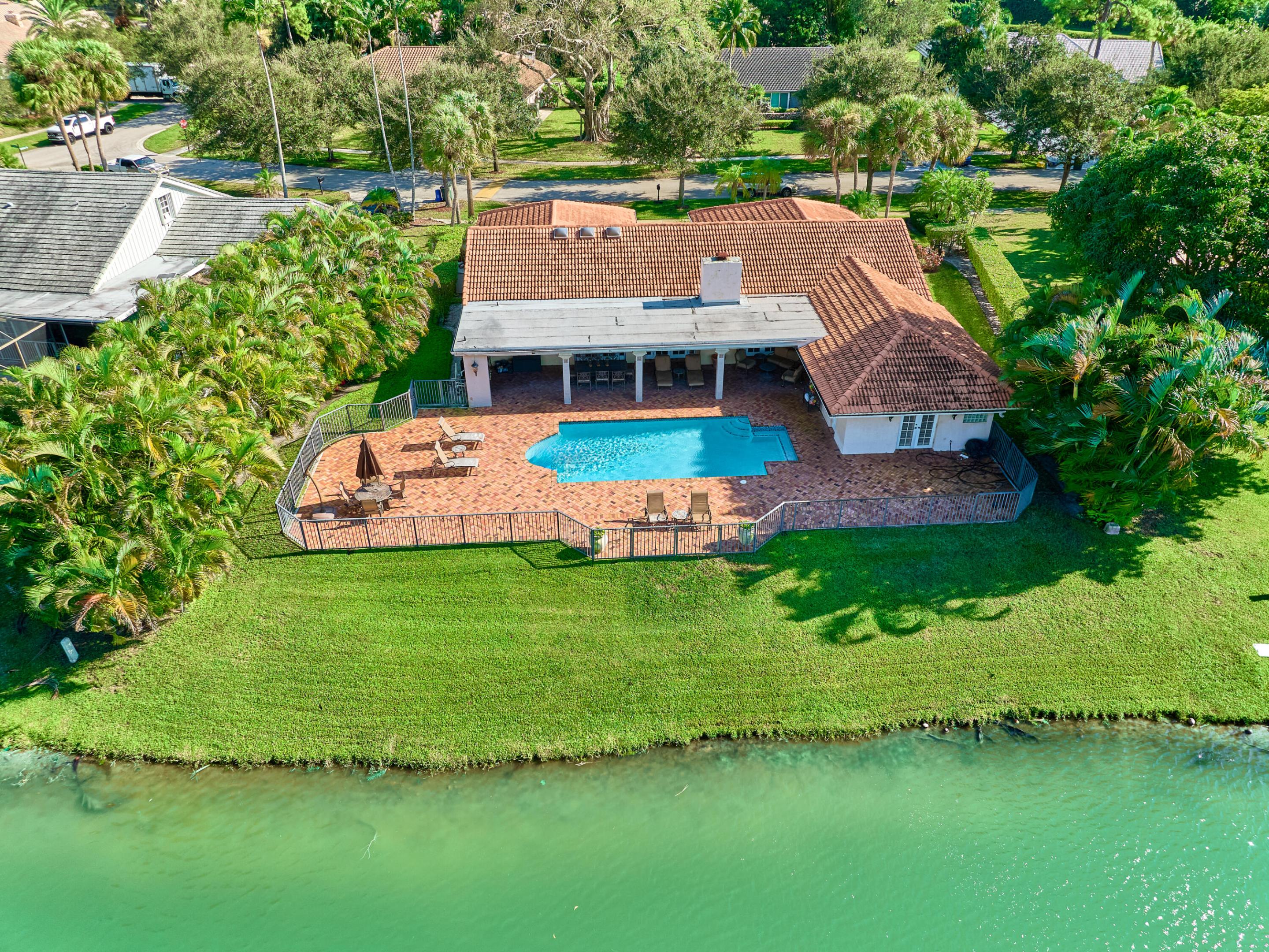 ESTANCIA IV OF VIA VERDE - Residential