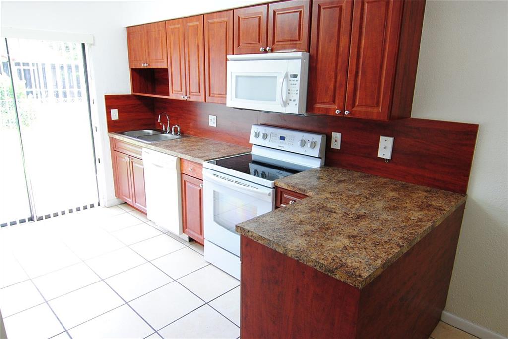 Coral Spgs University Dri - Residential Lease