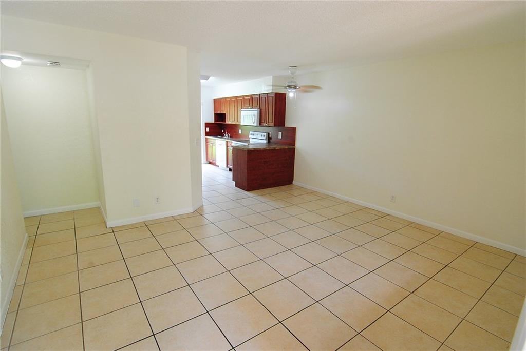 Coral Spgs University Dri - Residential Lease