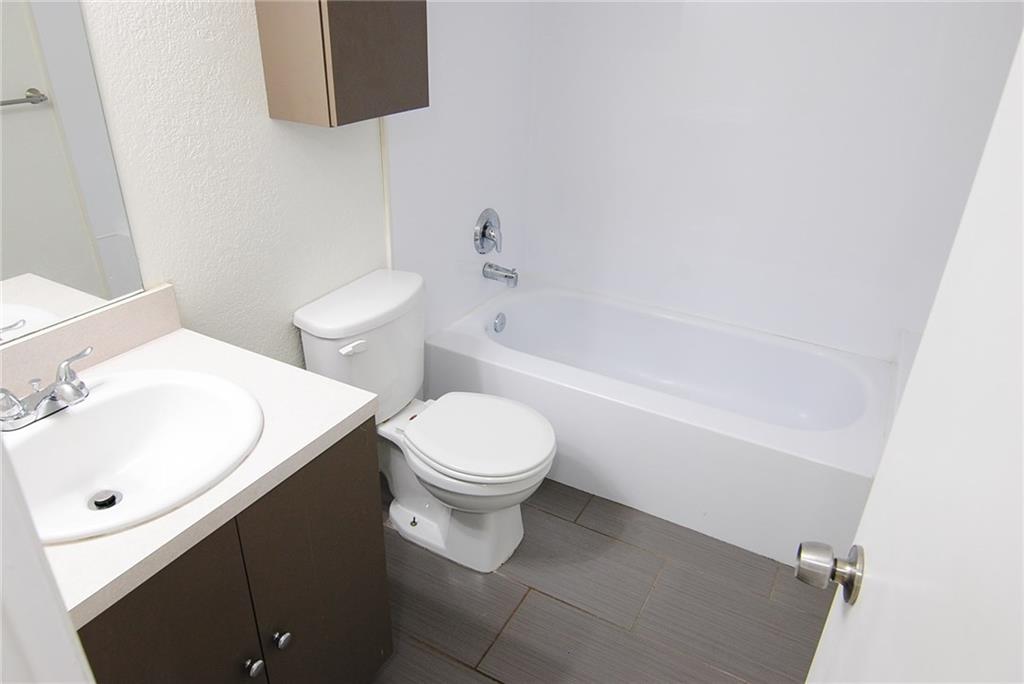 Coral Spgs University Dri - Residential Lease