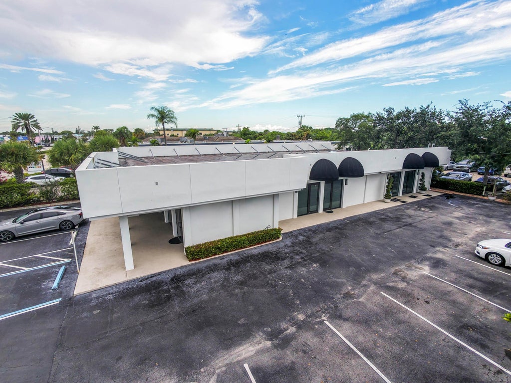 Photo of 517 Northlake Boulevard #2, North Palm Beach, FL 33408 (MLS # B26075917)