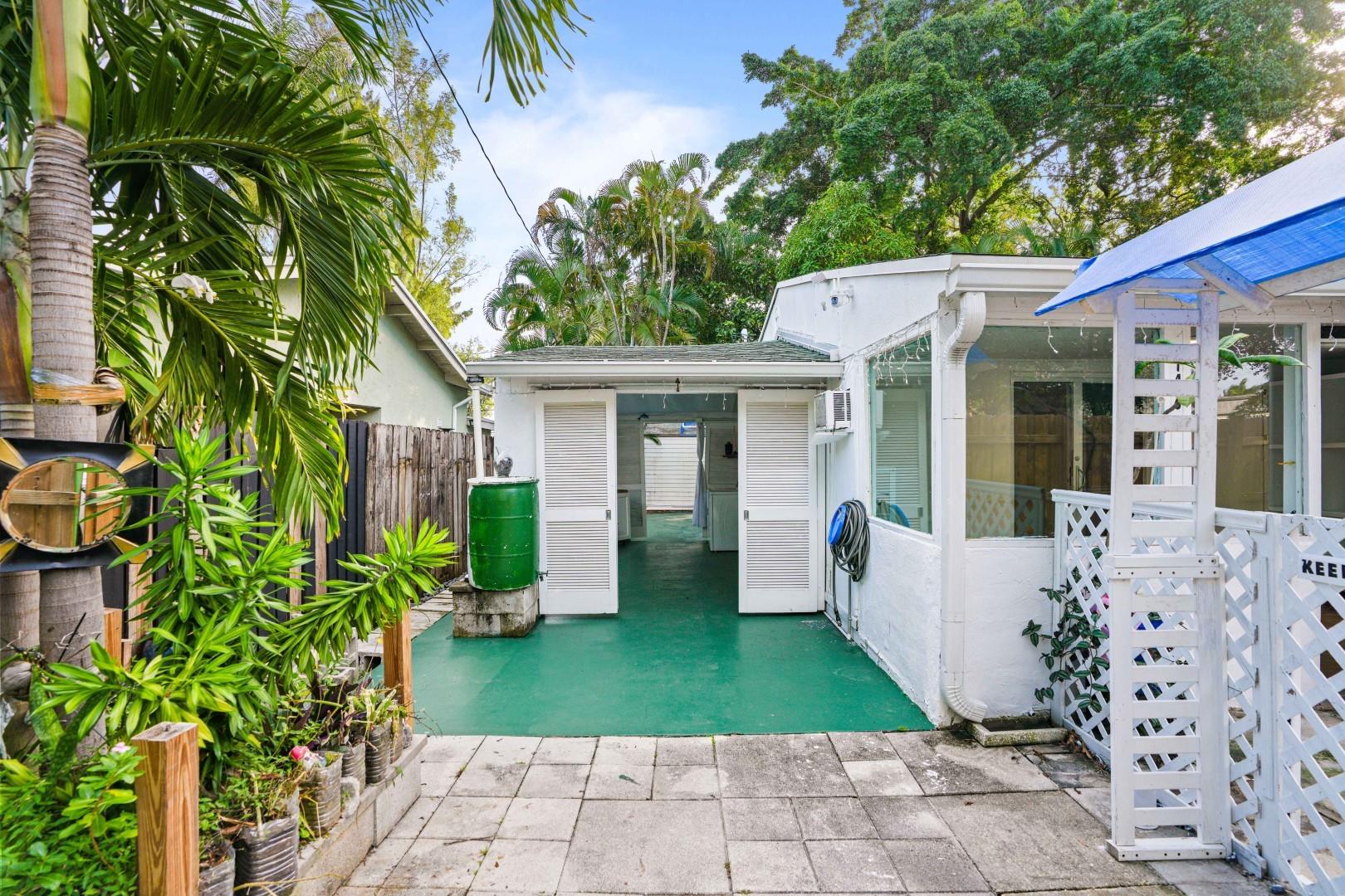 HIBISCUS GARDENS - Residential Lease