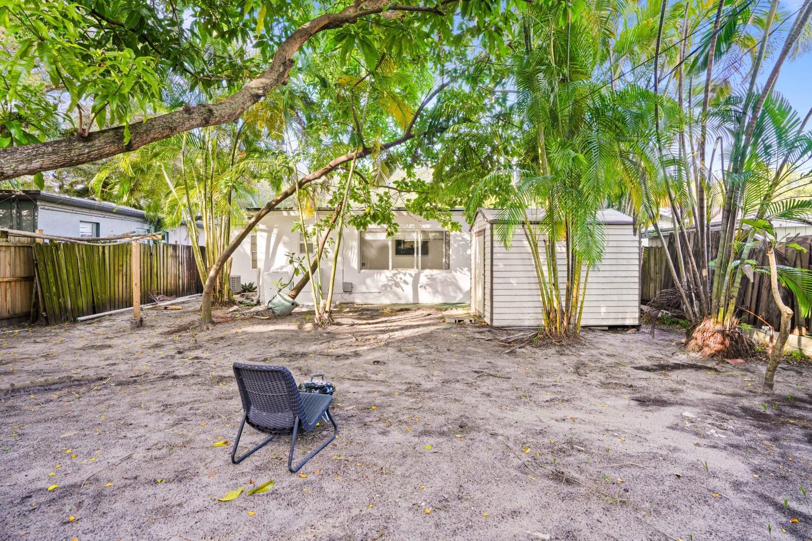 HIBISCUS GARDENS - Residential Lease