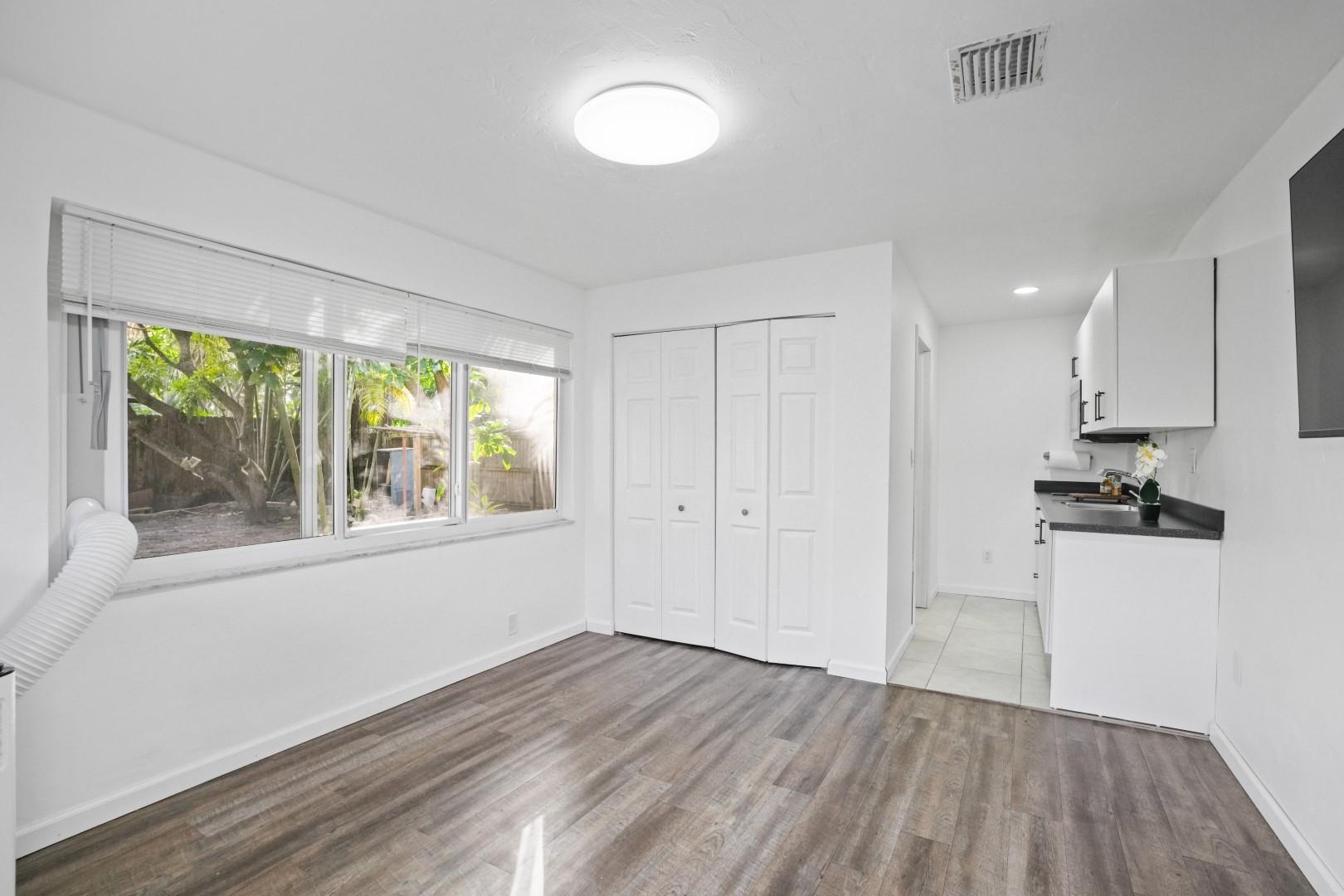 HIBISCUS GARDENS - Residential Lease