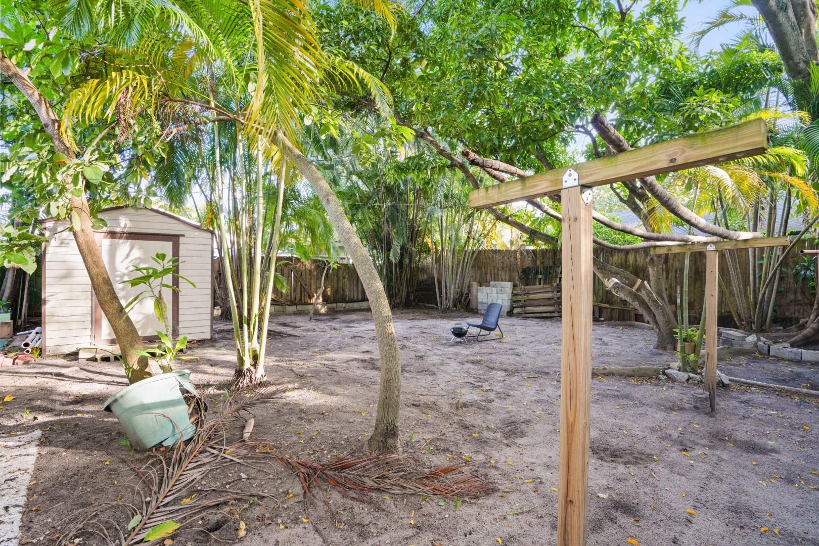 HIBISCUS GARDENS - Residential Lease