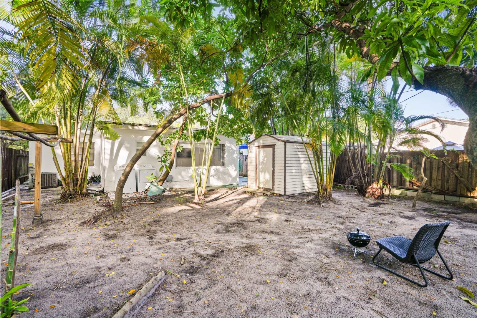 HIBISCUS GARDENS - Residential Lease