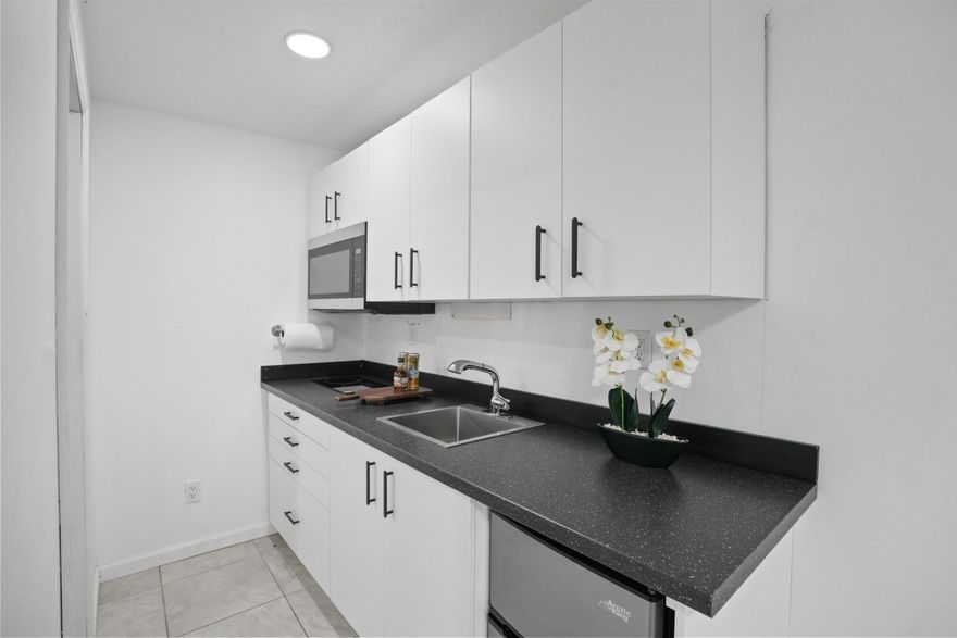 Completely remodeled 1/1 studio featuring modern finishes and an open layout. Enjoy a large shared patio perfect for relaxing outdoors, plus a spacious shared laundry area conveniently located right outside the unit. Property offers ample parking. No credit check required—only proof of income and background check. First, and security deposit due at move-in. Pets allowed (no aggressive breeds).