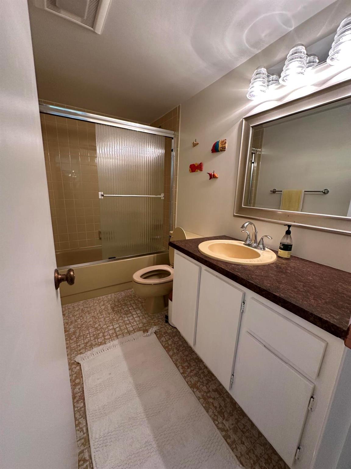 MEADOWBROOK LAKES VIEW CO - Residential Lease