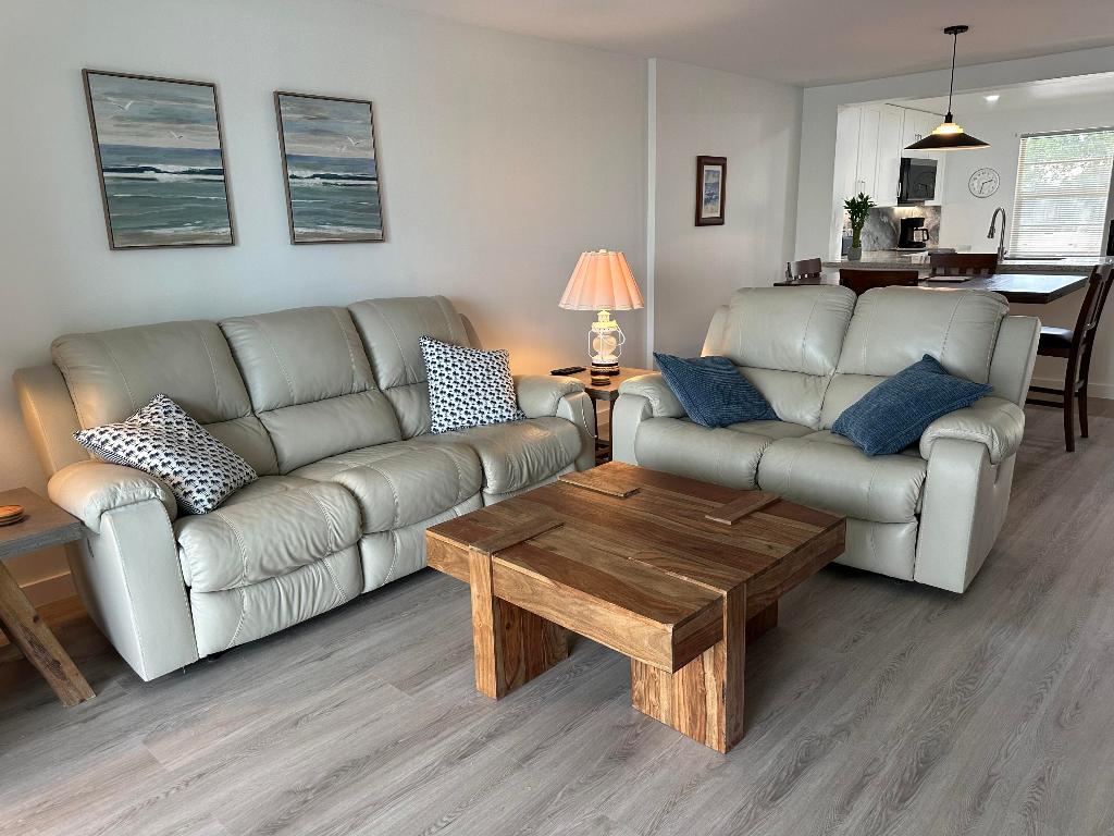 MEADOWBROOK LAKES VIEW CONDO - Residential Lease